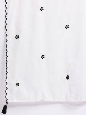 Floral embroidered thread work kurta with trousers & dupatta 5