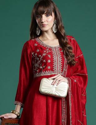 Ethnic motifs embroidered empire kurta with trousers & dupatta 2
