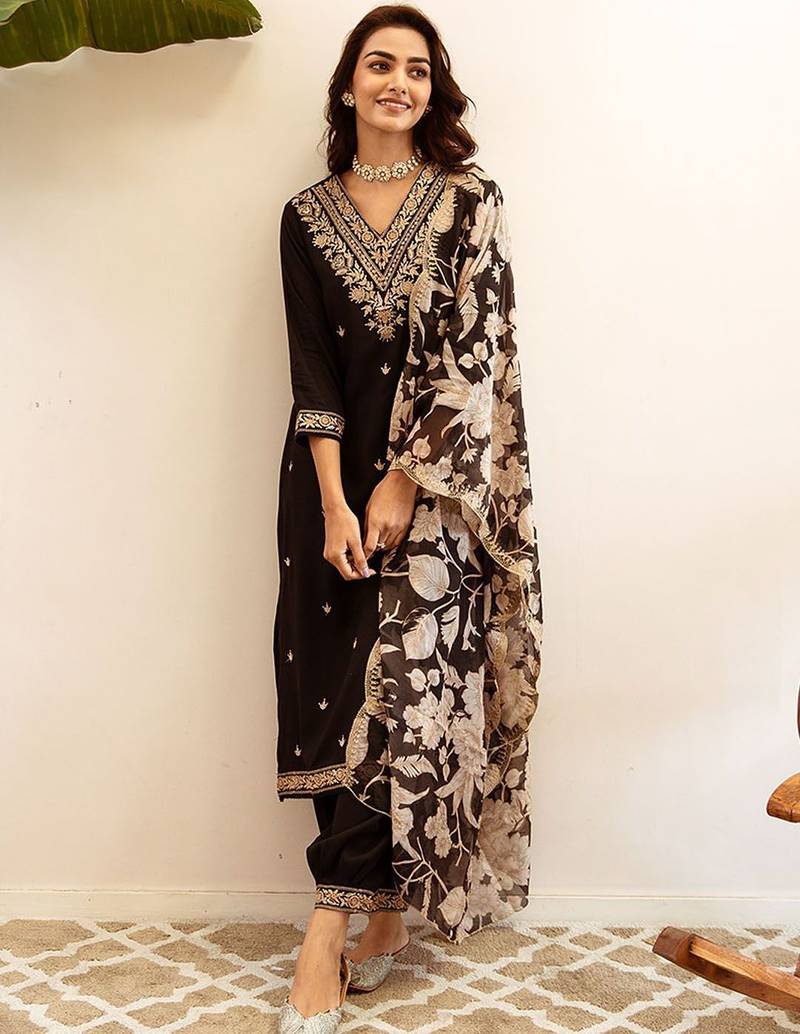 Ethnic motifs embroidered regular thread work kurta with salwar & dupatta