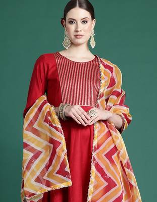 Yoke design pleated sequinned liva kurta with trousers & dupatta 2
