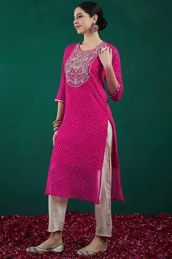 Ethnic motifs printed sweetheart neck georgette sequins straight kurtas