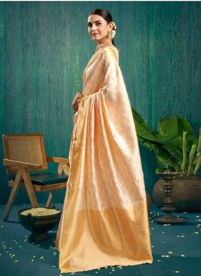 cream color handloom kasavu saree with zari work 4