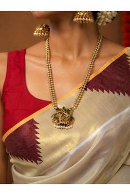 off white temple border tissue kasavu saree 3
