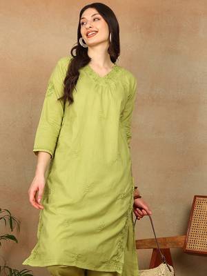 Women green floral embroidered pure cotton chikankari kurta set with palazzo 4