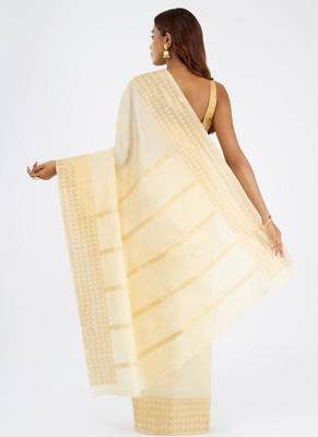 off white woven geometric design zari pure cotton kasavu saree 3