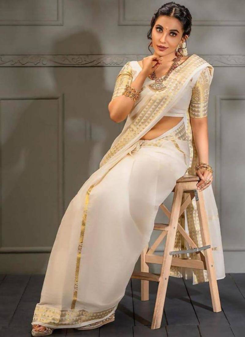Woven design zari kasavu saree