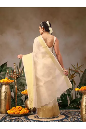 Woven design zari silk blend fusion kasavu saree