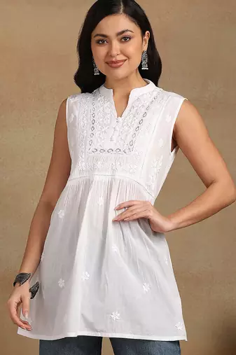 Women white pure cotton floral embroidered hip length collared neck sleeveless lucknowi chikankari short kurta