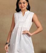 Women white pure cotton floral embroidered hip length collared neck sleeveless lucknowi chikankari short kurta