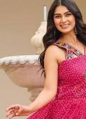 Navratri wear pink georgette bandhni print gamthi & mirror -codi lace work gown 3