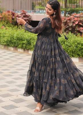 Navratri wear black georgette bandhni printed gamthi & mirror work gown 4