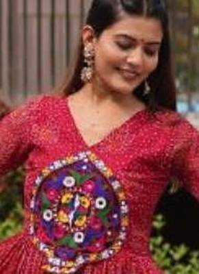 Navratri wear maroon georgette bandhni printed gamthi & mirror work gown 2