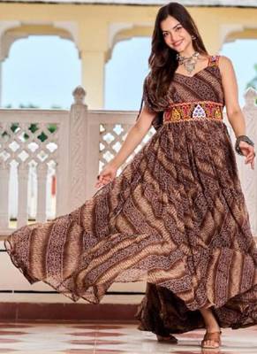 Navratri wear mul georgette bandhni printed gamathi & mirror work gown 3
