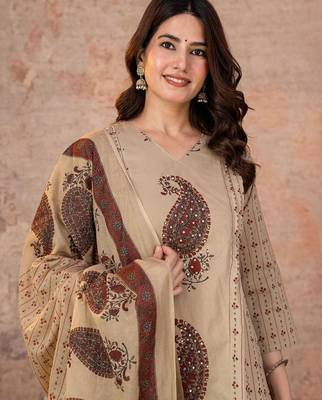 Multicolor cotton straight kurti-pant-dupatta set 4