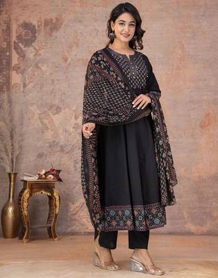 Black cotton anarkali kurti-pant-dupatta set 3