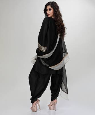 Black embroidered matt blended silk kurta dhoti set 2
