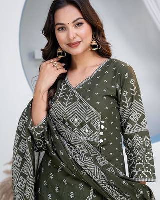 Green cotton angrakha pattern kurti-pant-dupatta set 2