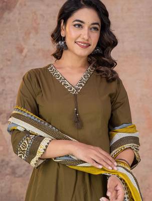 Multicolor cotton anarkali kurti-pant-dupatta set 4