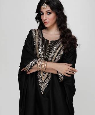 Black embroidered texture silk kaftan set 3