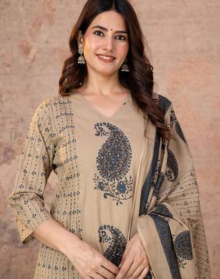 Multicolor cotton straight kurti-pant-dupatta set 4