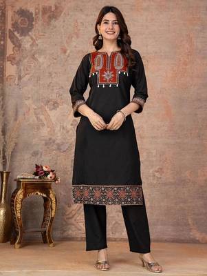 Black cotton straight kurti-pant-dupatta set 3