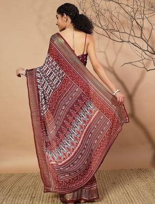 Maroon elegant printed georgette saree with blouse piece 2