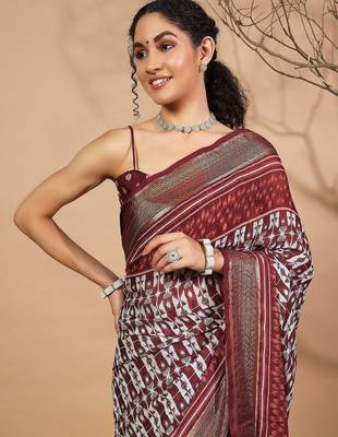 Maroon elegant printed georgette saree with blouse piece 4