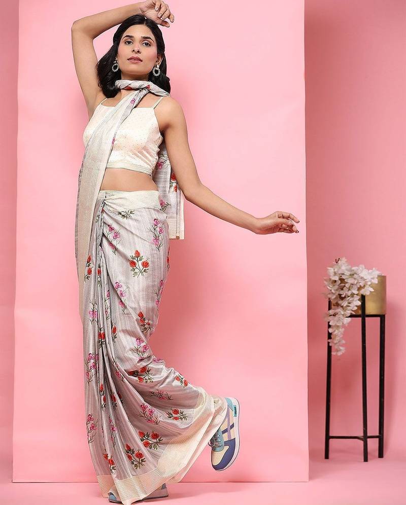 Grey printed silk blend ethnic saree with blouse piece