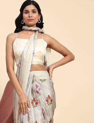 Grey printed silk blend ethnic saree with blouse piece 3