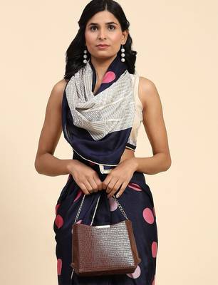 Navy blue printed silk blend ethnic saree with blouse piece 4
