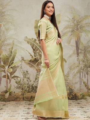 Green elegant zari woven linen saree with blouse piece 2