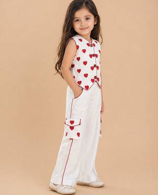Girls red cotton thread embroidered clothing set with cargo pant 4
