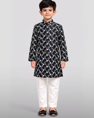 Boys black cotton kurta pyjama set with floral thread embroidery 3