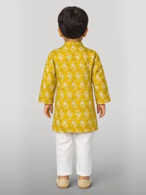 Baby boys yellow pure cotton floral print kurta pyjama set 4