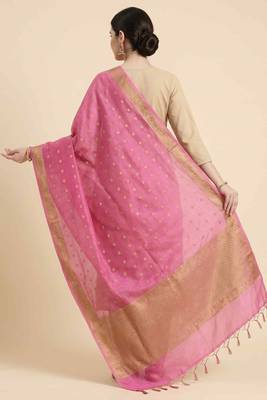 Banarasi cotton silk dupatta in pink colour with zari booti work 3