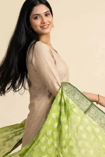 Banarasi pure chiffon silk dupatta in dual contrast shade with zari work