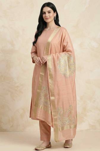 Banarasi pure munga silk dupatta in peach colour with floral rangkart work