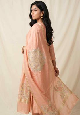 Banarasi pure munga silk dupatta in peach colour with floral rangkart work 4