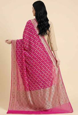 Banarasi pure khaddi georgette silk dupatta in pink colour with minakari work 5