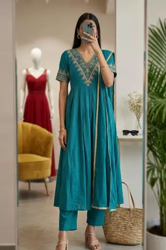 Blue silk blend embroidered kurta set