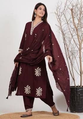 Maroon silk blend embroidered kurta set 3