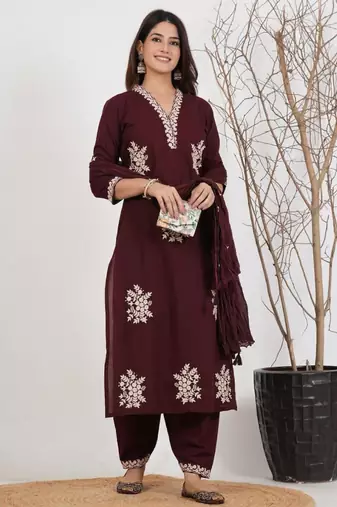 Maroon silk blend embroidered kurta set