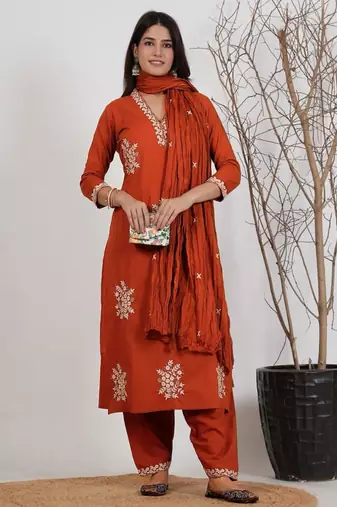 Orange silk blend embroidered kurta set