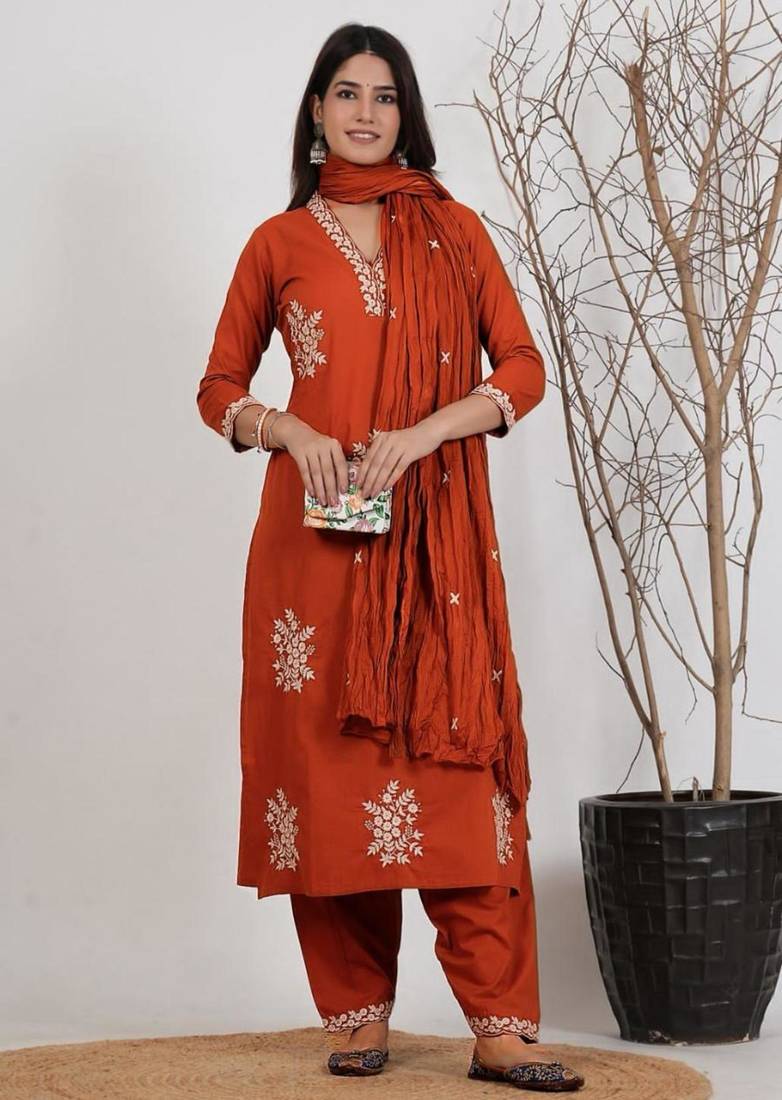 Orange silk blend embroidered kurta set