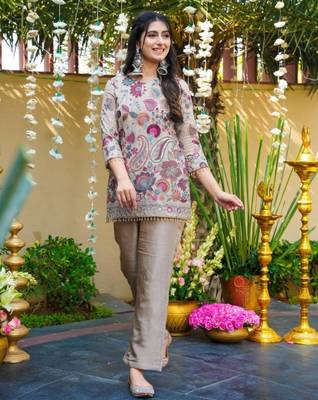 Beige silk blend embroidered kurta set 1