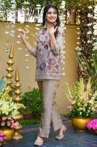Beige silk blend embroidered kurta set