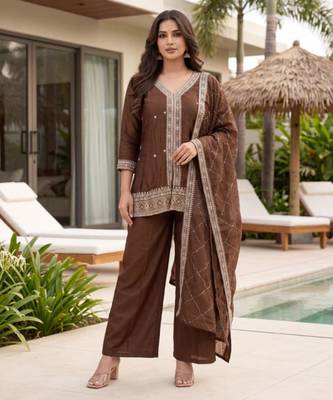 Brown silk blend embroidered kurta set 2