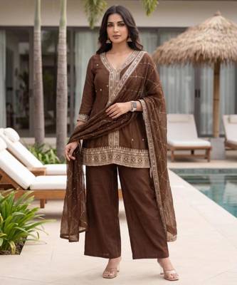 Brown silk blend embroidered kurta set 3