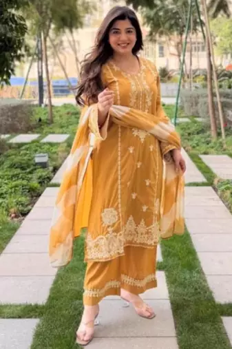 Yellow silk blend embroidered kurta set