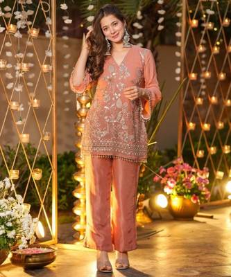 Peach silk blend embroidered kurta set 1